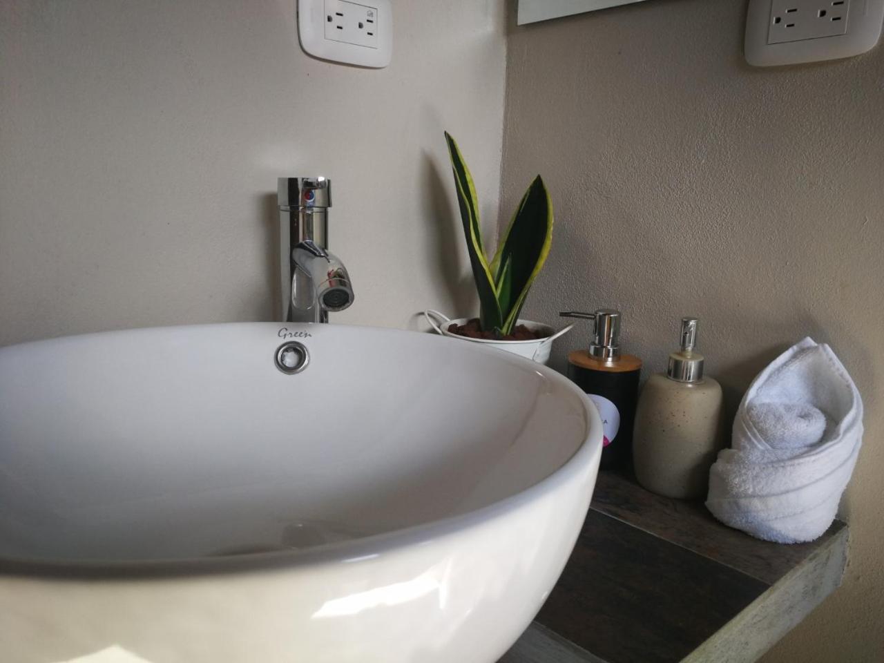 Apartamento Lantana ,Monteverde Con Aire Acondicionado Y Lavanderia Buitenkant foto